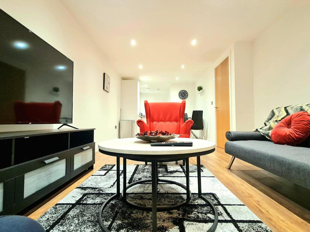 1-Bedroom Aprt In Salford- Freeparking- Sleeps3 Μάντσεστερ Εξωτερικό φωτογραφία